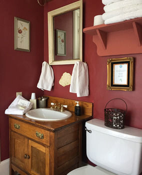Inn At The Canal Bed & Breakfast Chesapeake City ภายนอก รูปภาพ