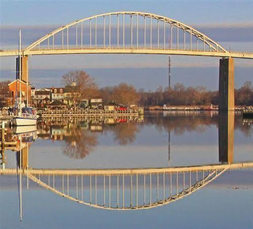 Inn At The Canal Bed & Breakfast Chesapeake City ภายนอก รูปภาพ