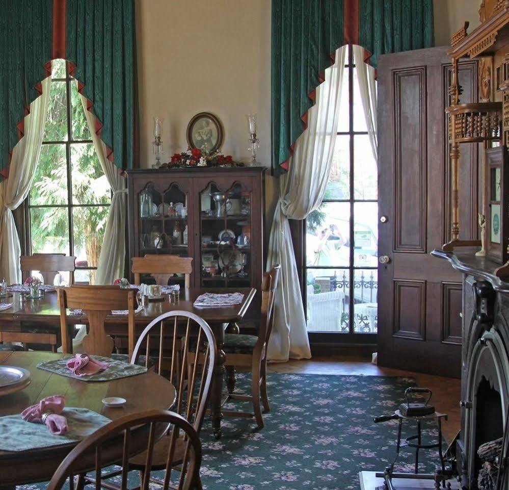 Inn At The Canal Bed & Breakfast Chesapeake City ภายนอก รูปภาพ
